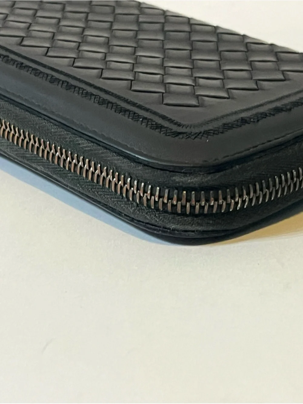Bottega Veneta Intrecciato Woven Leather Zip Wallet Black 🇮🇹
